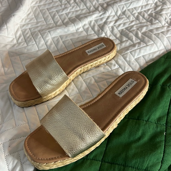 Steve Madden Cream Espadrille Slide Sandals - Picture 3 of 3